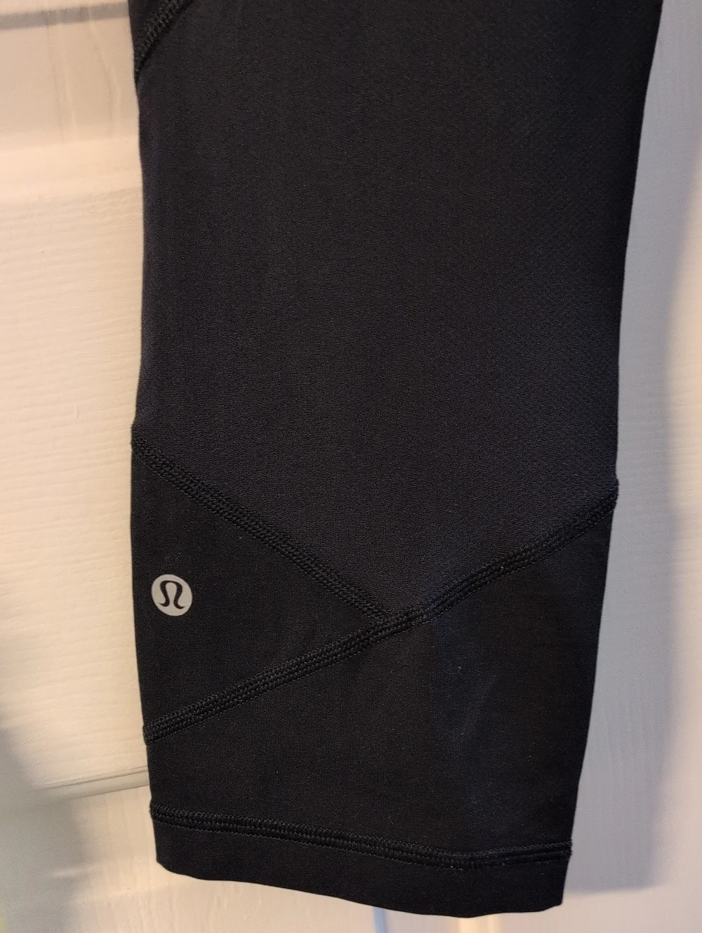 Lululemon Cropped Athletic Leggings